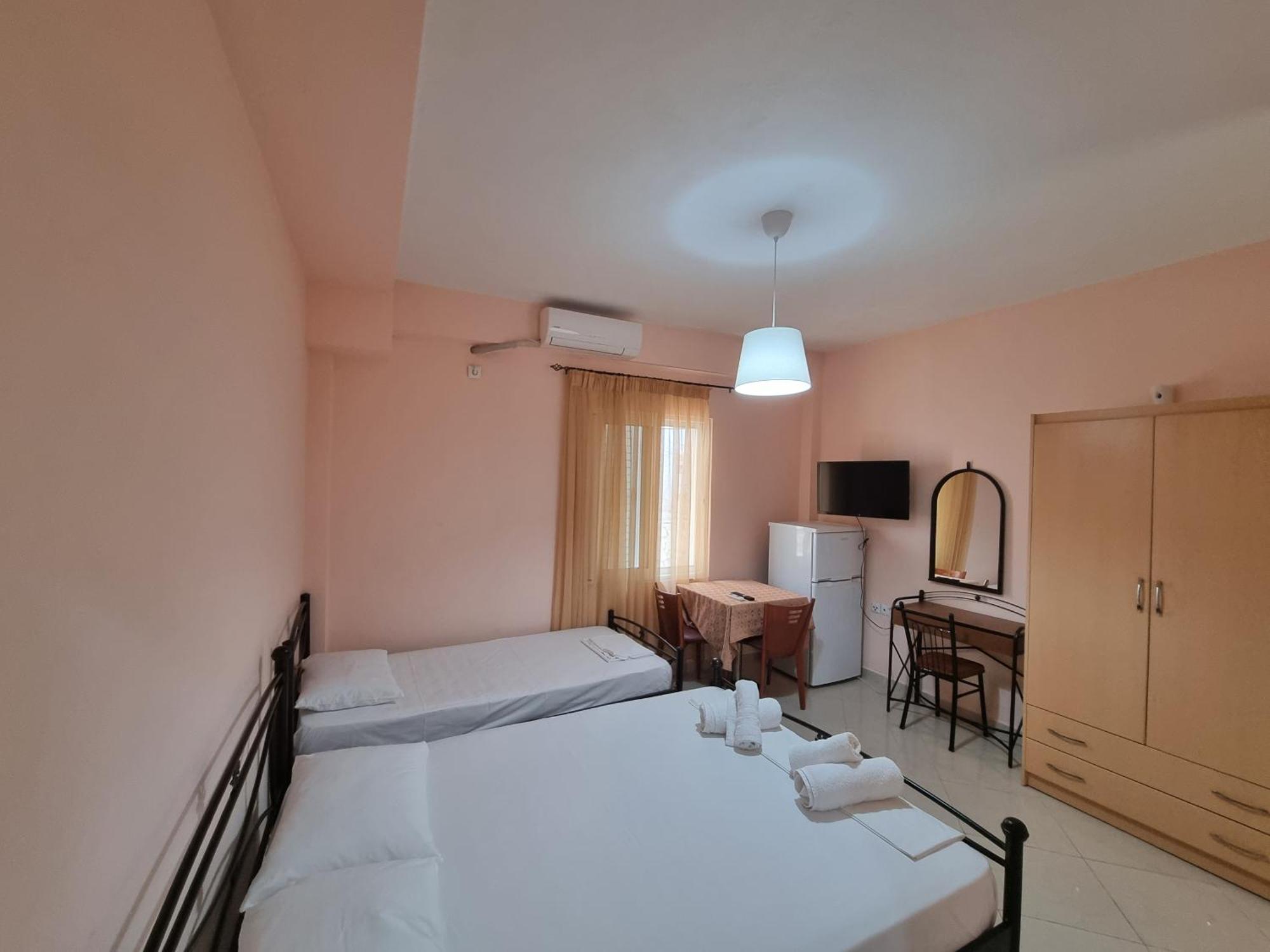 Let Rooms Lukova Exterior photo